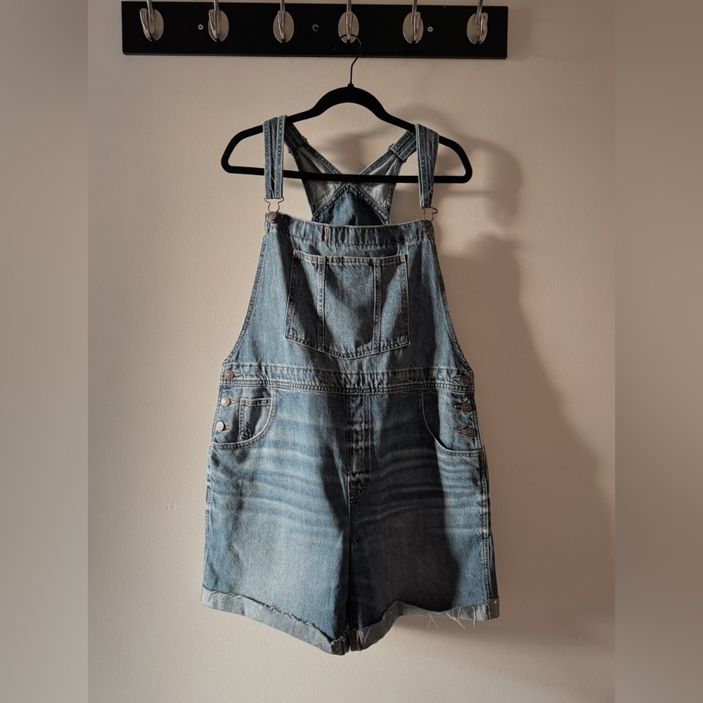 AEO Jean Overall Short NWOT perfect condition